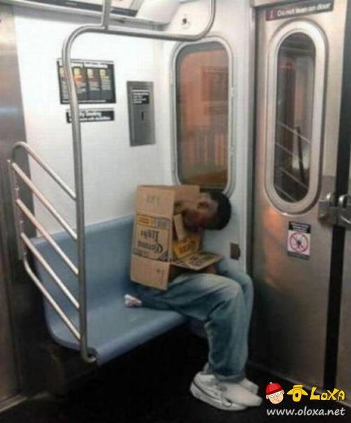Funny-and-Weird-People-in-Subway_19