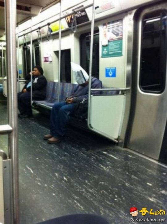 Funny-and-Weird-People-in-Subway_1
