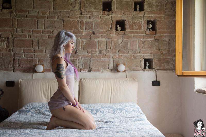 Aspirinac Suicide Girls loirinha gostosa tatuada pelada