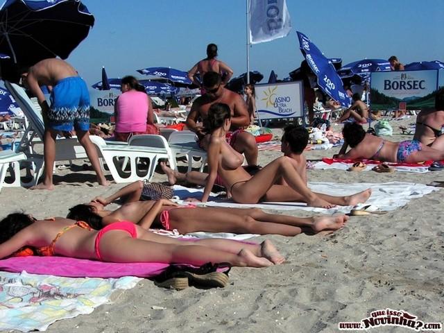gostosas na praia de nudismo 2